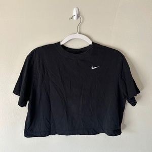 Black Nike Cropped T-Shirt